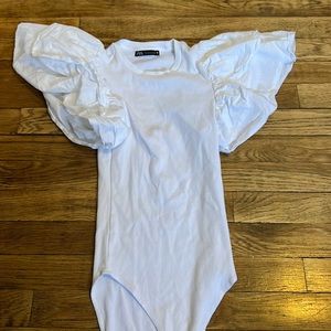 Ruffle sleeve body suit